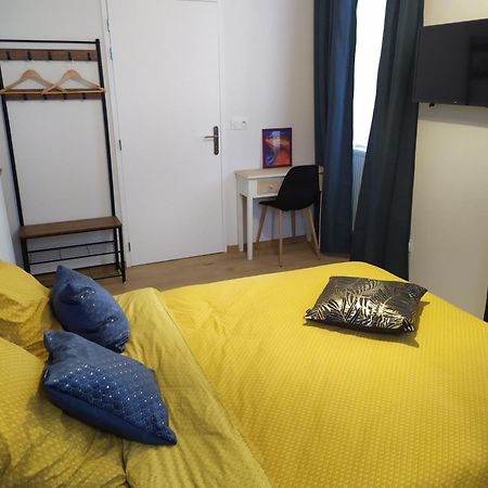 Chambres D'Hotes "Au Pied De La Bealiere" Montpezat-sous-Bauzon Bilik gambar