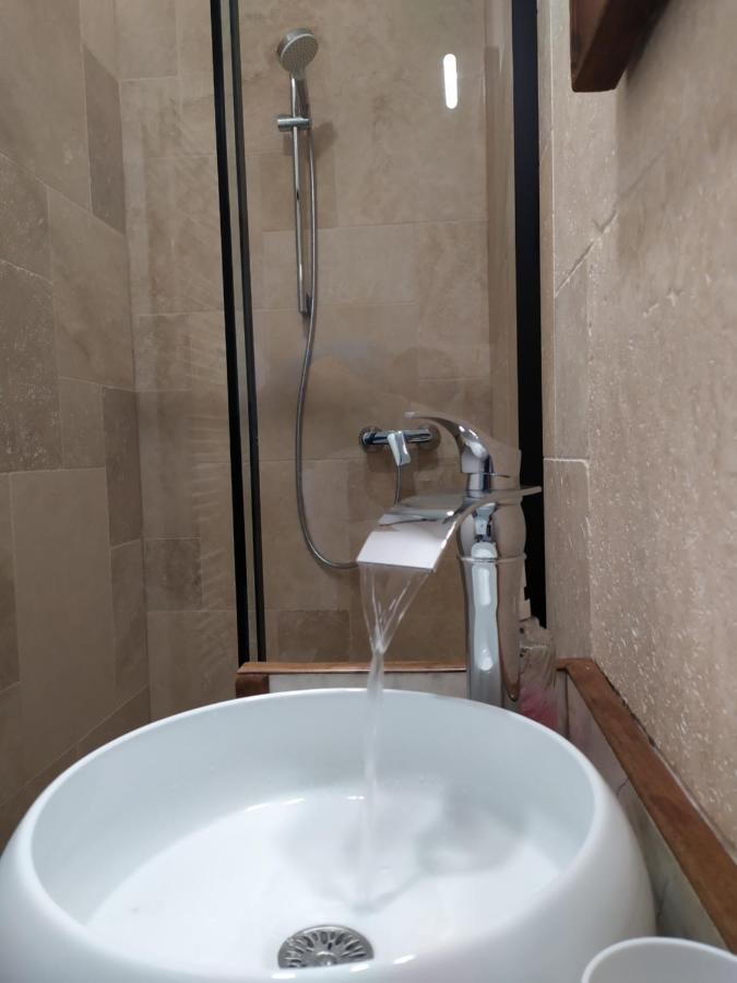 Chambres D'Hotes "Au Pied De La Bealiere" Montpezat-sous-Bauzon Luaran gambar