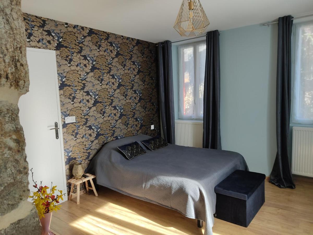 Chambres D'Hotes "Au Pied De La Bealiere" Montpezat-sous-Bauzon Luaran gambar
